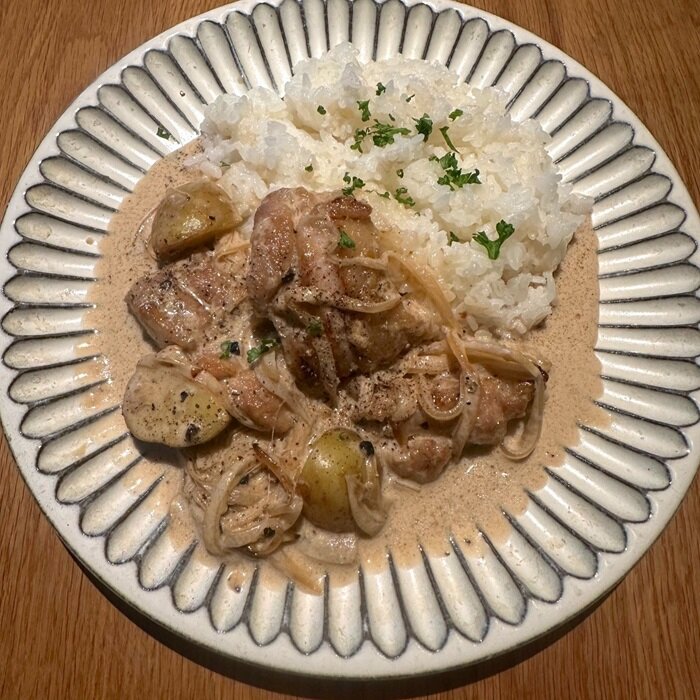 チキンとプラックペッパークリームシチュー.jpg