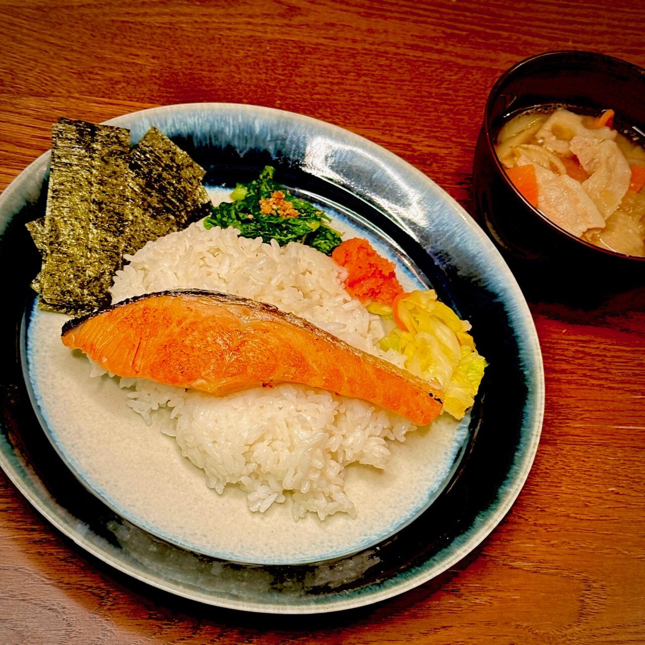 焼き鮭定食.jpg