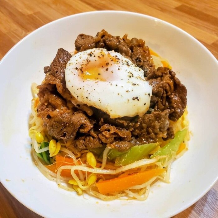 牛バラ肉とナムルご飯.jpg